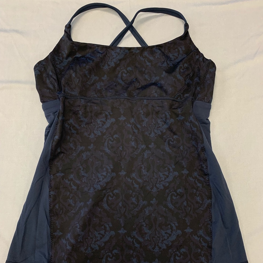 Lululemon Athletica tank top navy and black size 10